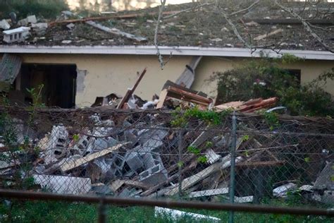 west park house explosion|West Park, Florida house explosion: 4 injured in home。